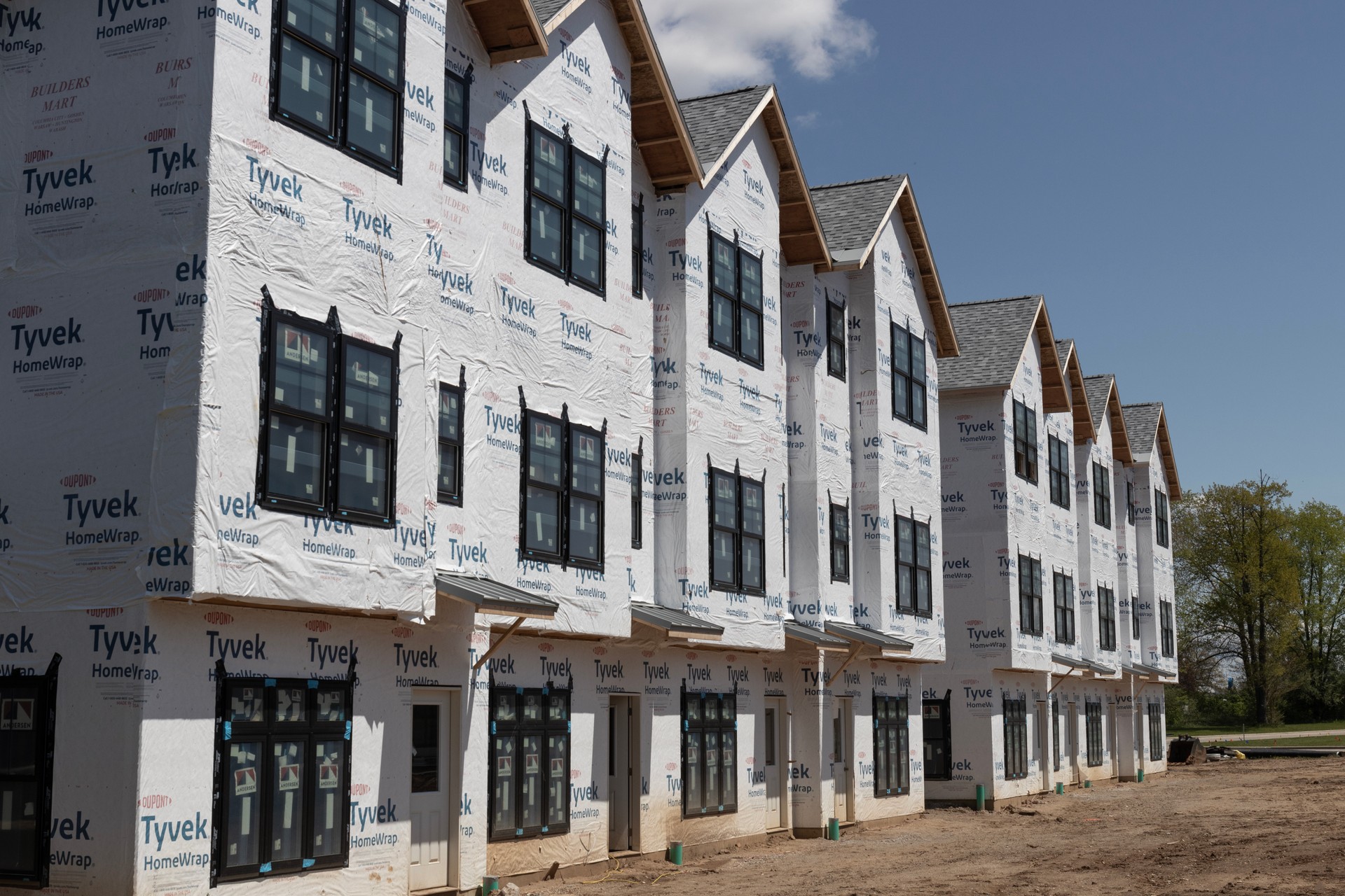 Construction of new Multi-Dwelling Units. MDU housing provides high density apartments and condominiums.